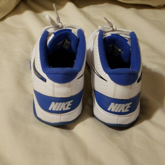 Nike - Picture 3 of 8